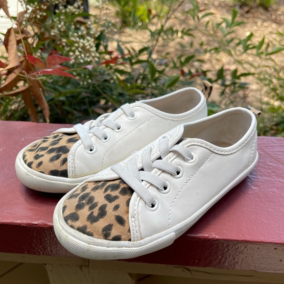 Old Navy toddler girl slip on sneakers size 10 - Picture 3 of 7